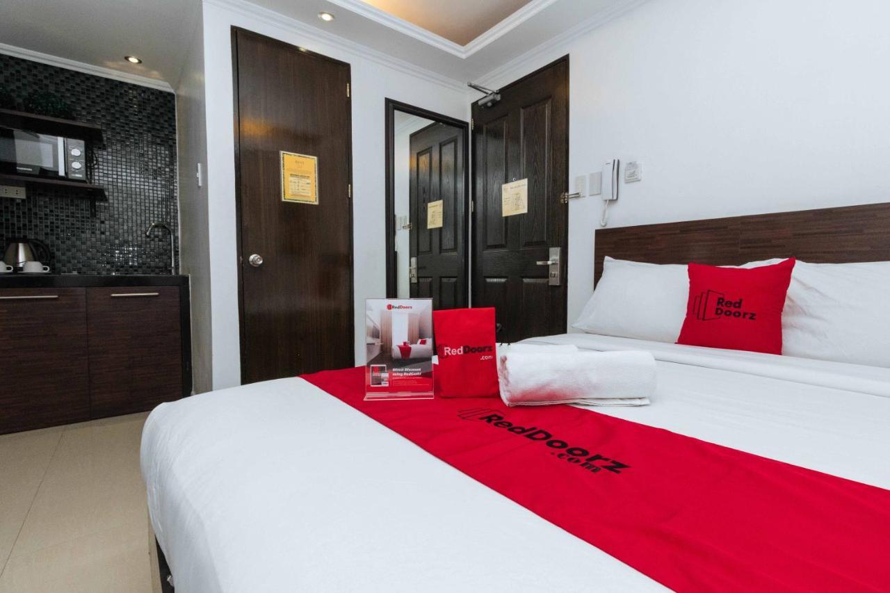 Reddoorz Plus @ Poblacion Makati Makati City Kültér fotó