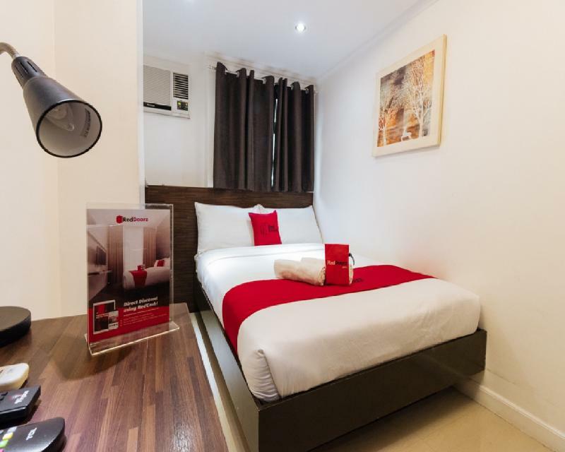 Reddoorz Plus @ Poblacion Makati Makati City Kültér fotó