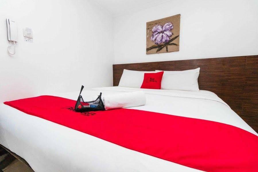 Reddoorz Plus @ Poblacion Makati Makati City Kültér fotó